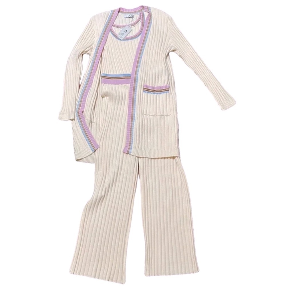 NWT AZ 3 Piece Lounge Set